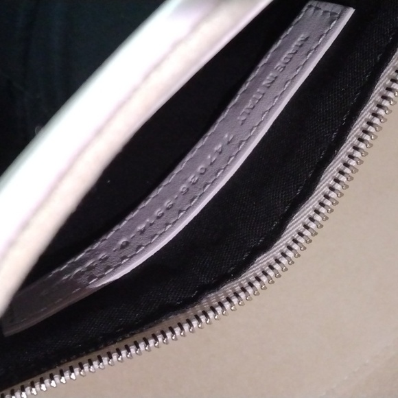 New Balenciaga Mary-Kate XS leather tote bag - Picture 15 of 17